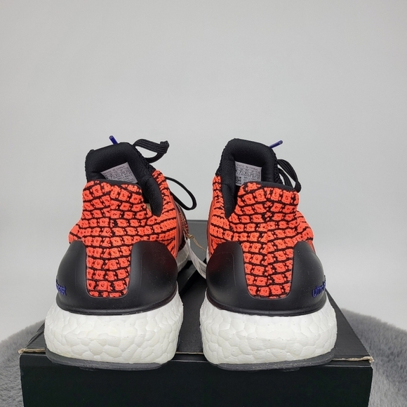 New adidas Ultra Boost 5.0 DNA Solar Red Black Men\'s Running Shoes Size 8